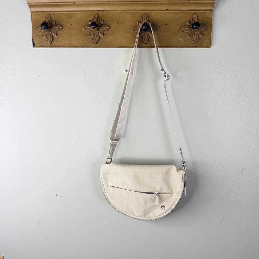 Lululemon All Night Festival Bag Cream
